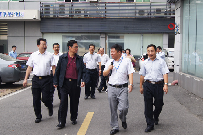2-1F32Q15KbM.jpg